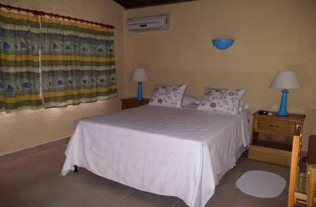 Playazul Hotel Barahona Habitacion 1 grande cama